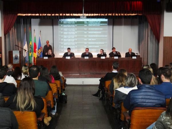 Sessão externa apresenta dinâmica do Tribunal Regional do Trabalho para acadêmicos da UCPel