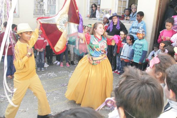 Baile de Carnaval cria ambiente lúdico para o ensino da Cultura Pelotense